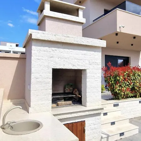 Garden Apartman Sveti Filip i Jakov